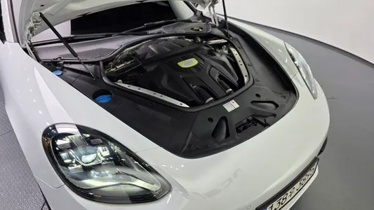 Porsche (971) 2.9 AWD E- 2018 6