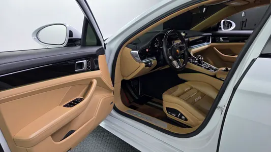 Porsche (971) 2.9 AWD E- 2018 10