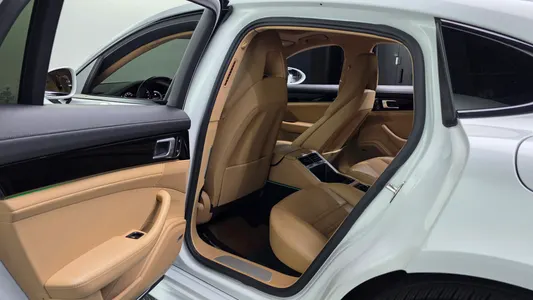 Porsche (971) 2.9 AWD E- 2018 26