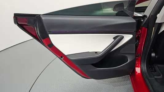 Tesla 3 AWD 2020 26