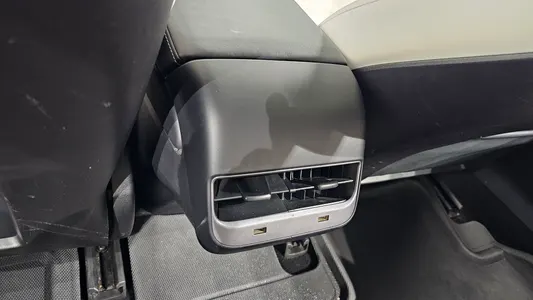 Tesla 3 AWD 2020 33
