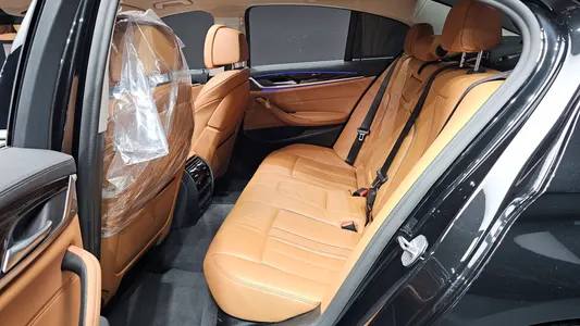 BMW 5 Series (G30) 520i 2021 11