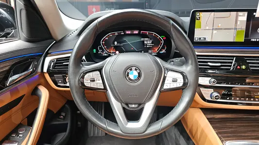 BMW 5 Series (G30) 520i 2021 12