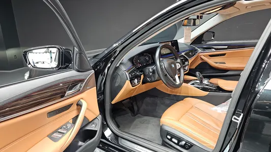 BMW 5 Series (G30) 520i 2021 9