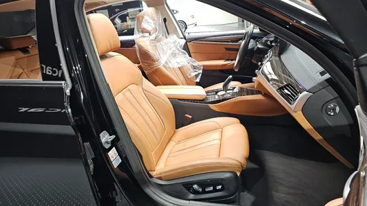 BMW 5 Series (G30) 520i 2021 26