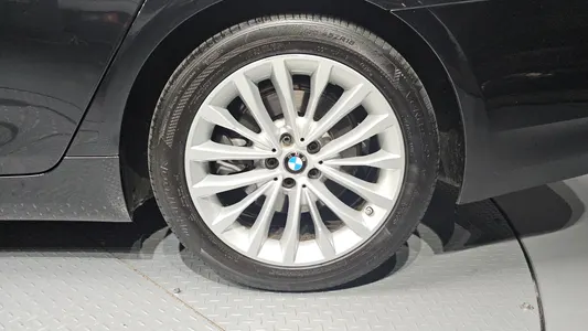 BMW 5 Series (G30) 520i 2021 21