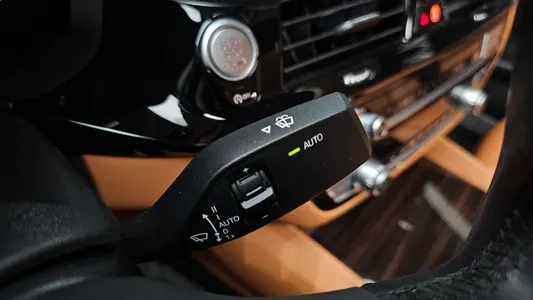 BMW 5 Series (G30) 520i 2021 30