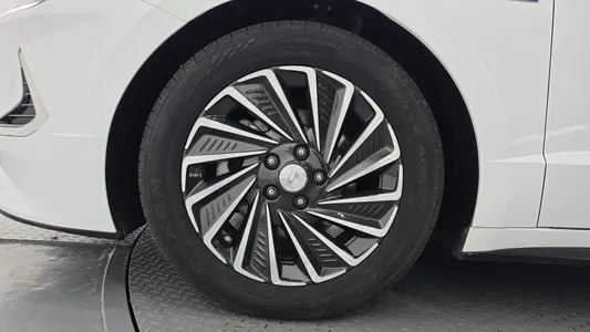 Hyundai (DN8) 2019 5