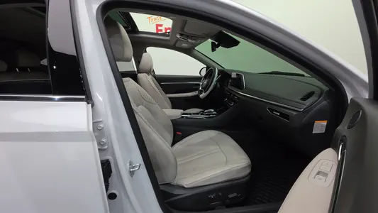 Hyundai (DN8) 2019 10