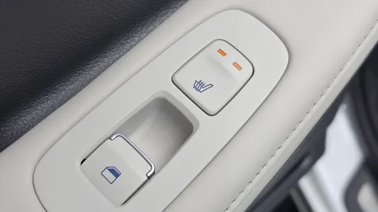 Hyundai (DN8) 2019 19