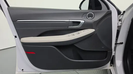 Hyundai (DN8) 2019 24