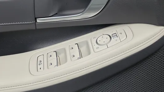 Hyundai (DN8) 2019 26