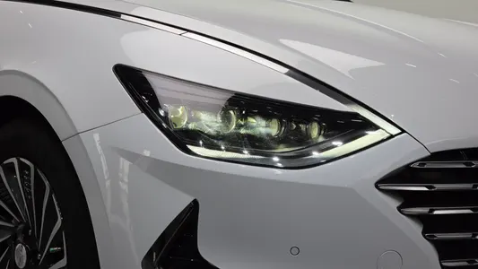 Hyundai (DN8) 2019 22