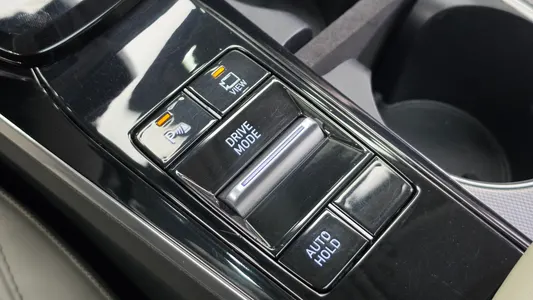 Hyundai (DN8) 2019 33