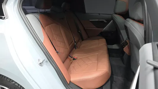 BMW 5 Series (G60) 530i xDrive M 2026 11