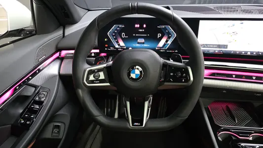 BMW 5 Series (G60) 530i xDrive M 2026 12