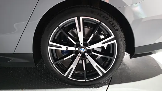 BMW 5 Series (G60) 530i xDrive M 2026 21