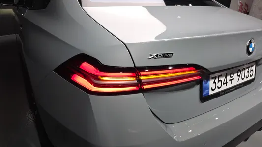 BMW 5 Series (G60) 530i xDrive M 2026 23
