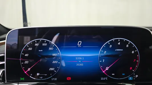 Mercedes-Benz E-Class W214 E300 4MATIC AMG Line 2024 8