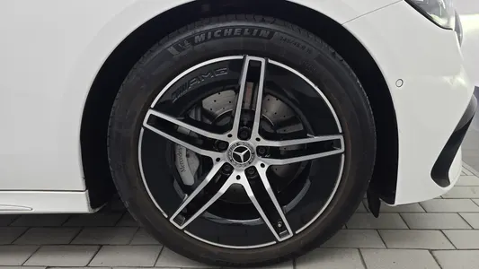 Mercedes-Benz E-Class W214 E300 4MATIC AMG Line 2024 21