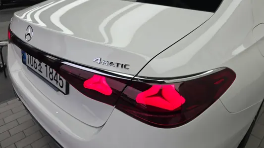 Mercedes-Benz E-Class W214 E300 4MATIC AMG Line 2024 23