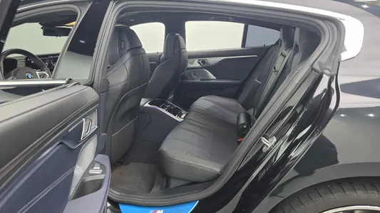 BMW 8 Series (G15) M850i xDrive 2022 26