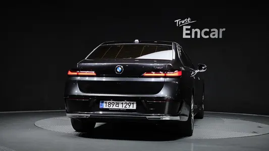 BMW 7 Series (G70) 740i sDrive 2023 4
