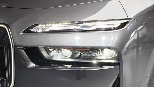 BMW 7 Series (G70) 740i sDrive 2023 22