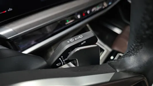 BMW 7 Series (G70) 740i sDrive 2023 31