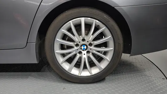 BMW 5 Series (F10) 520d 2013 21