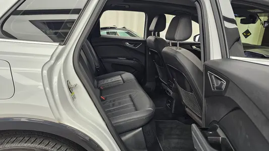Audi Q4 e- (F4) 40 2022 11