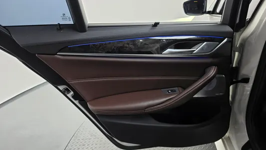 BMW 5 Series (G30) 540i xDrive M 2018 25
