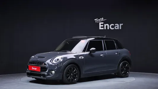 MINI S 5 2019
