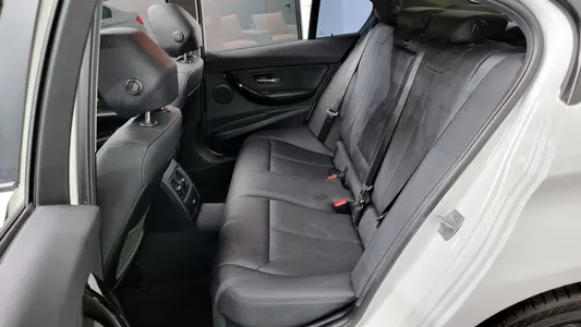 BMW 3 Series (F30) 320d 2017 12