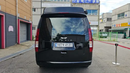 Hyundai Staria 2WD 2023 4