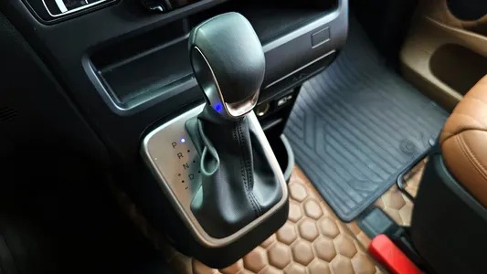 Hyundai Staria 2WD 2023 9