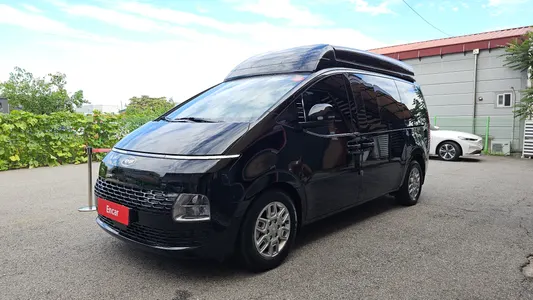 Hyundai Staria 2WD 2023