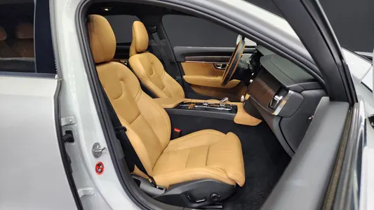 Volvo S90 B6 AWD 2024 11