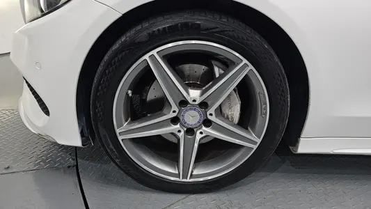 Mercedes-Benz C-Class W205 C200 AMG Line 2016 5