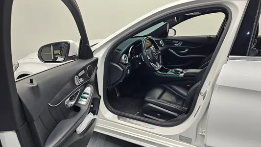 Mercedes-Benz C-Class W205 C200 AMG Line 2016 10