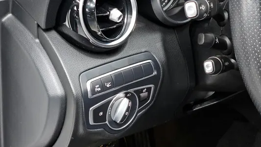 Mercedes-Benz C-Class W205 C220 d 2018 14
