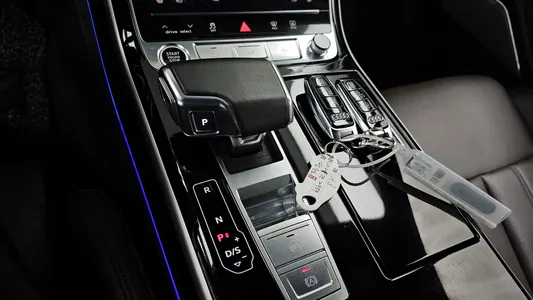 Audi A8 (D5) 55 TFSI LWB 2021 9