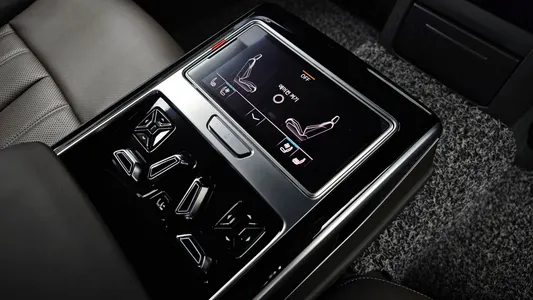 Audi A8 (D5) 55 TFSI LWB 2021 18