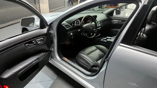 Mercedes-Benz S-Class W221 S350 2011 10