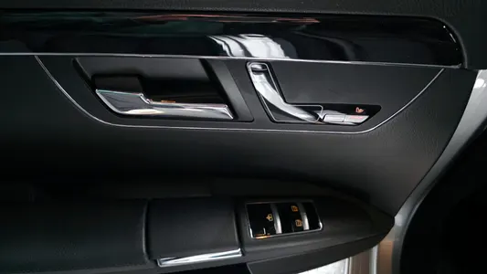 Mercedes-Benz S-Class W221 S350 2011 18