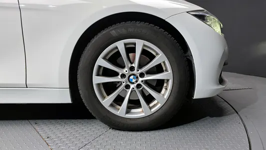 BMW 3 Series (F30) 320d 2018 5