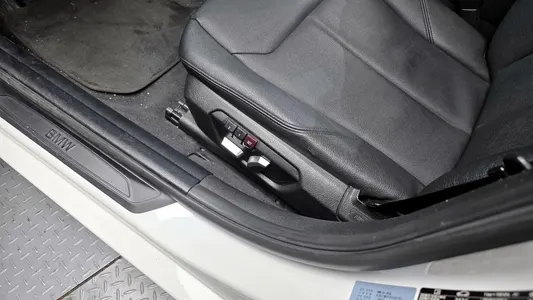 BMW 3 Series (F30) 320d 2018 18