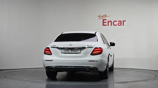Mercedes-Benz E-Class W213 E300 4MATIC 2018 4