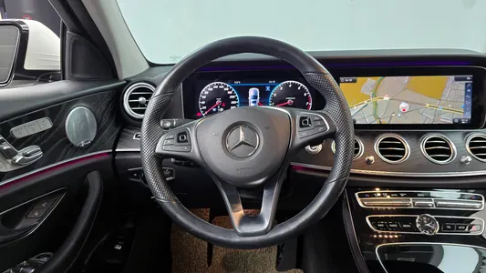 Mercedes-Benz E-Class W213 E300 4MATIC 2018 13