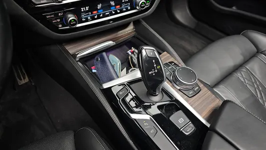 BMW 5 Series (G30) 520d xDrive M 2017 9